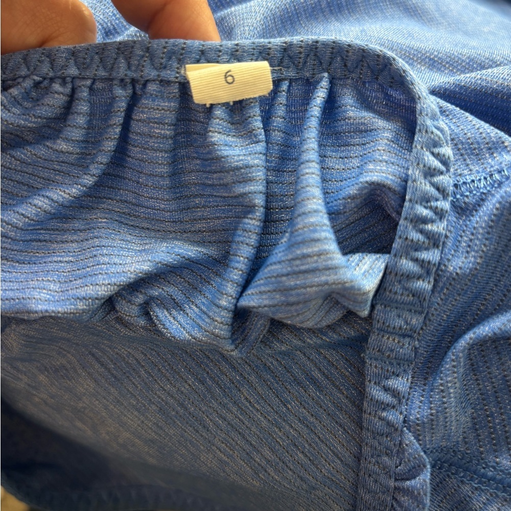 Blue Lululemon Women's Top - Picture 6 of 6